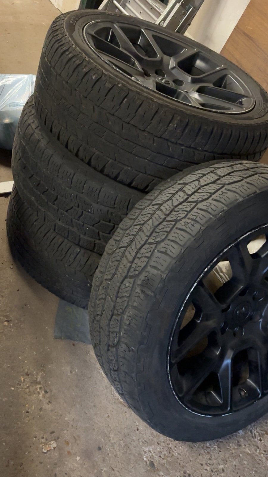 Dodge Ram velgen en banden 22-inch, Ophalen, Gebruikt, Overige maten, All Season