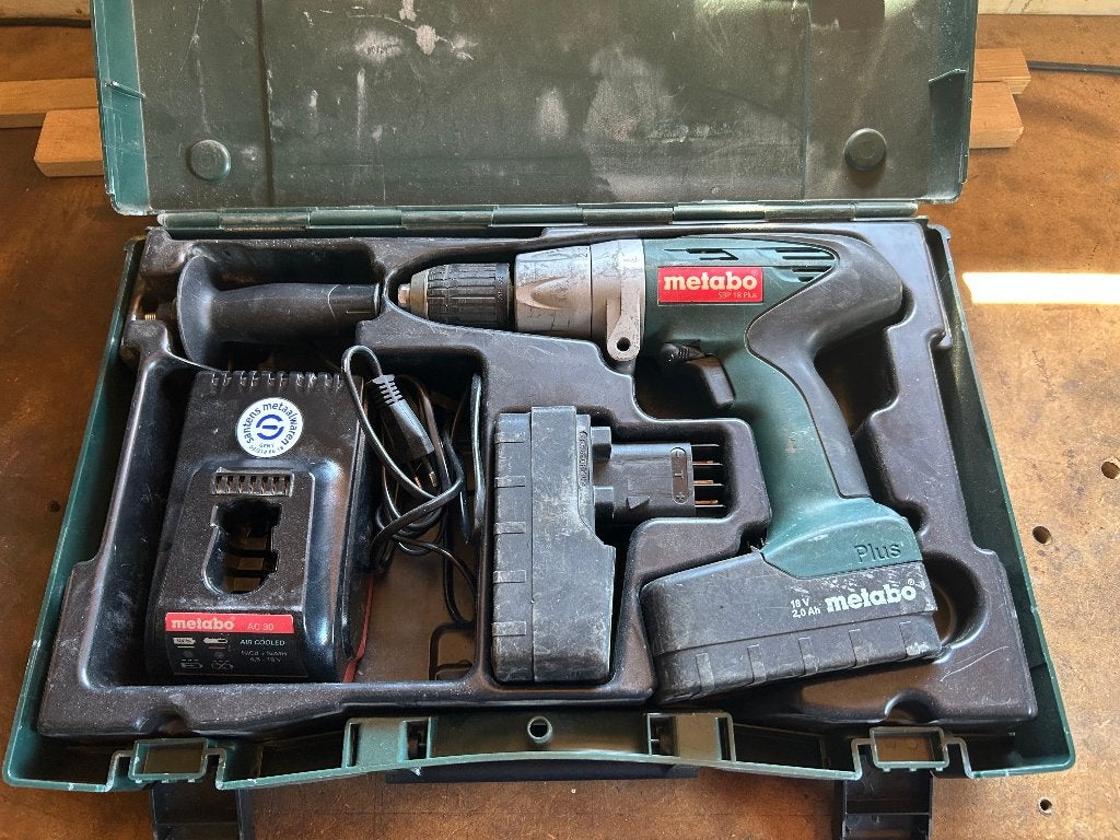 metabo  accuschroefboormachine defect, Enlèvement ou Envoi, Utilisé, Foreuse et Perceuse, Vitesse variable