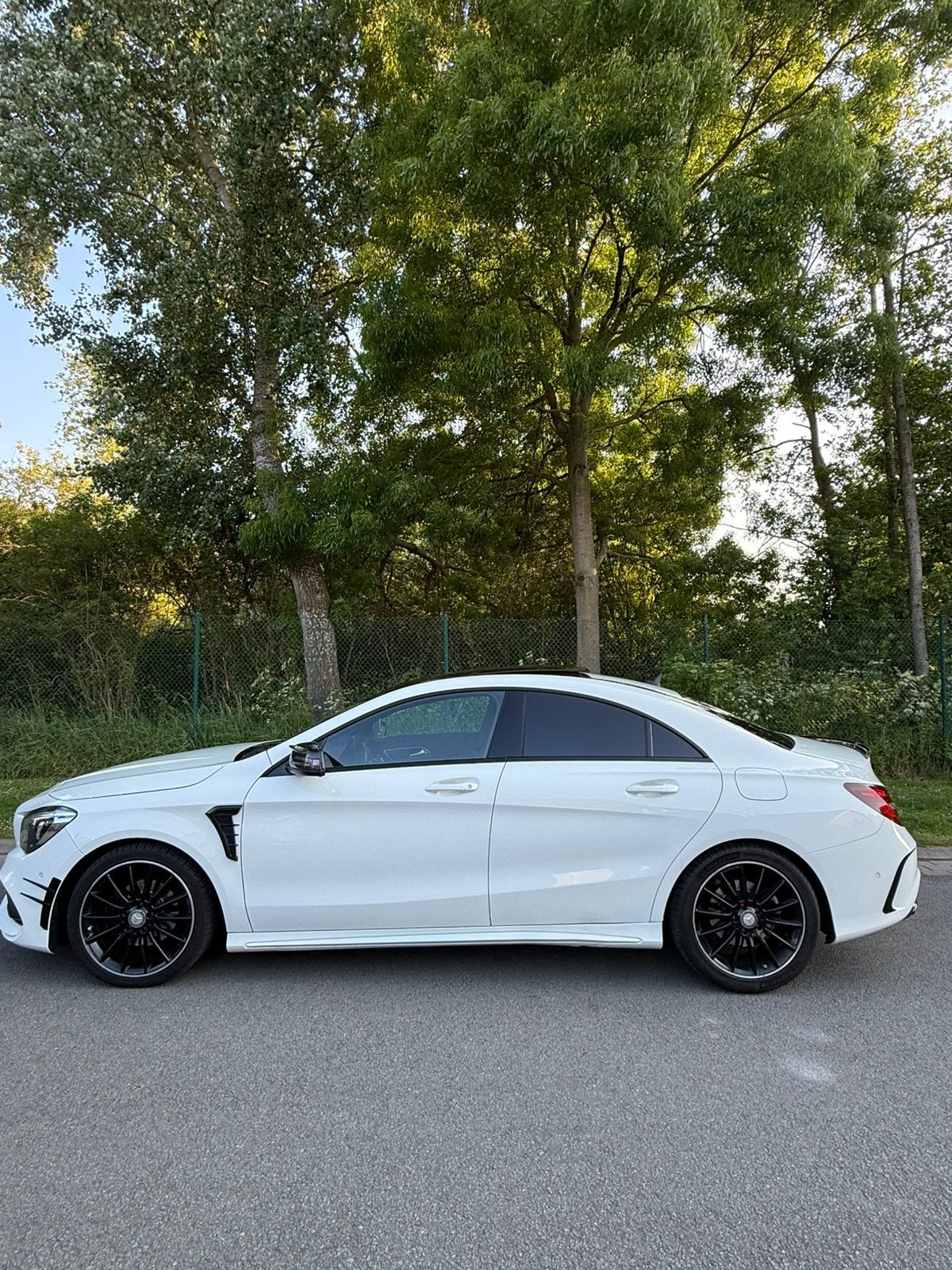 Mercedes-Benz CLA 180 2017 Benzine Panorama Blanco Gekeurd, Auto's, 90 kW, CLA, 1600 cc, 5 deurs