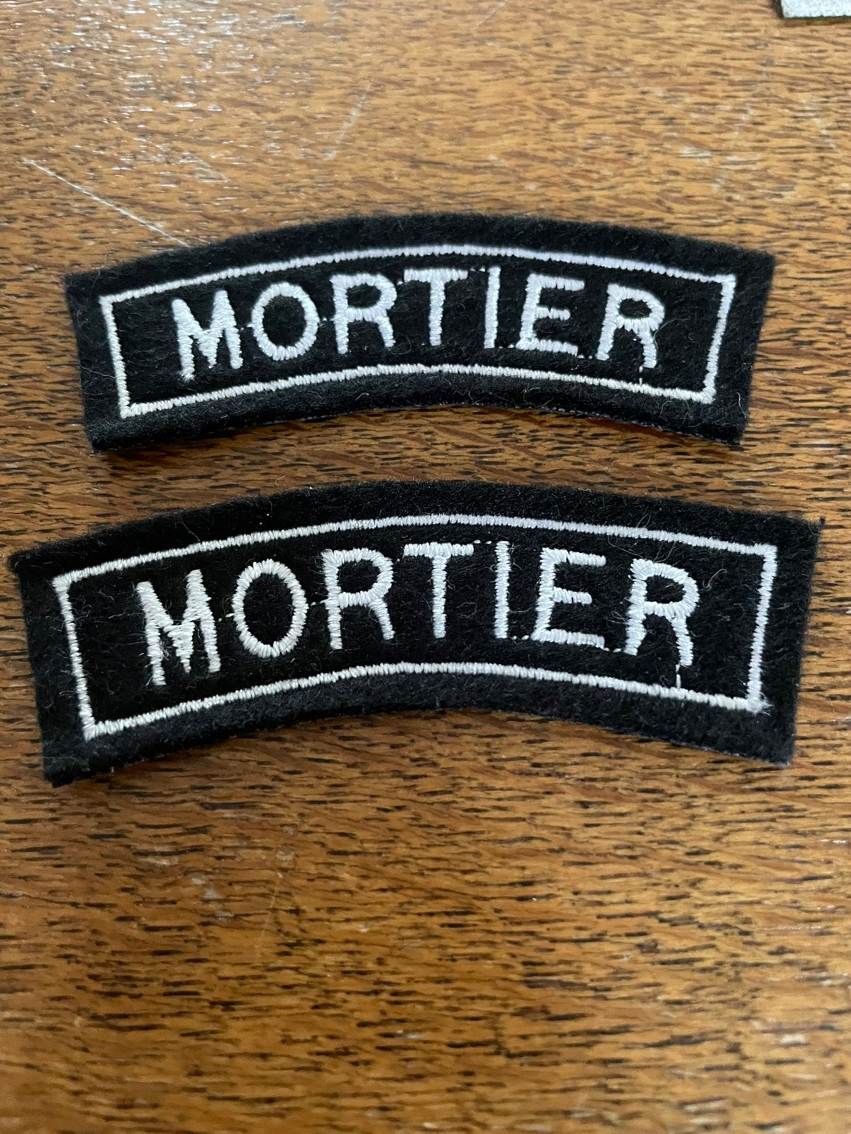 Schouder boogjes MORTIER, Ophalen of Verzenden, Embleem of Badge