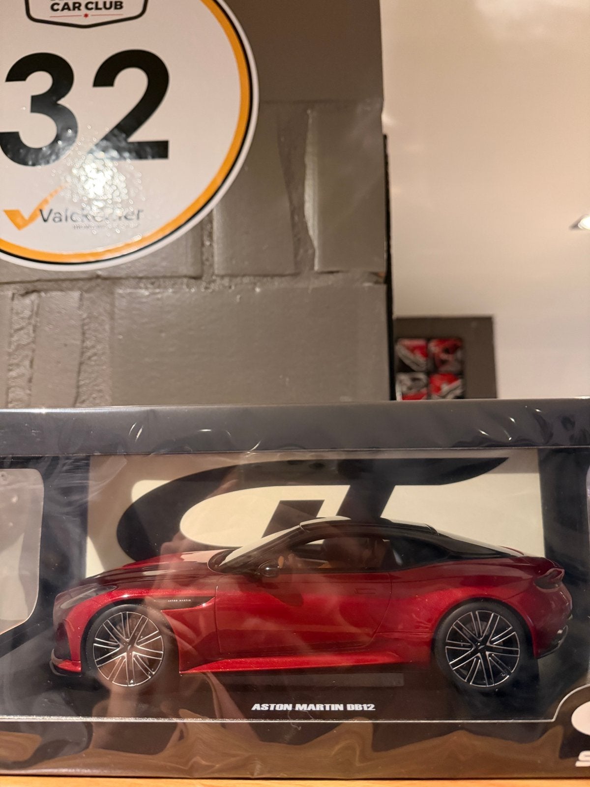 GT Spirit Aston Martin DB12, Enlèvement ou Envoi, Comme neuf