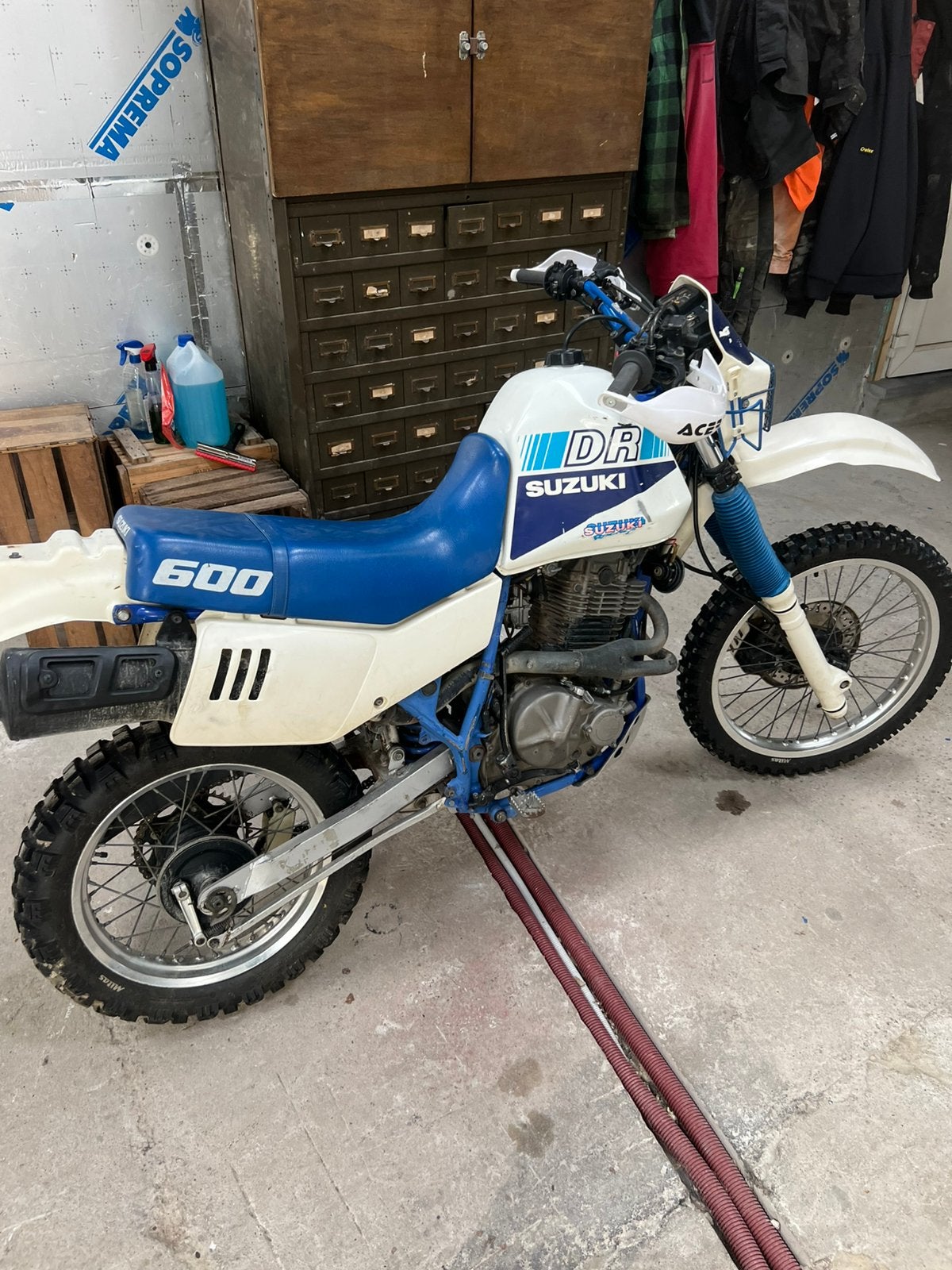 Suzuki DR600, Motoren, Nieuw, Bedrijf
