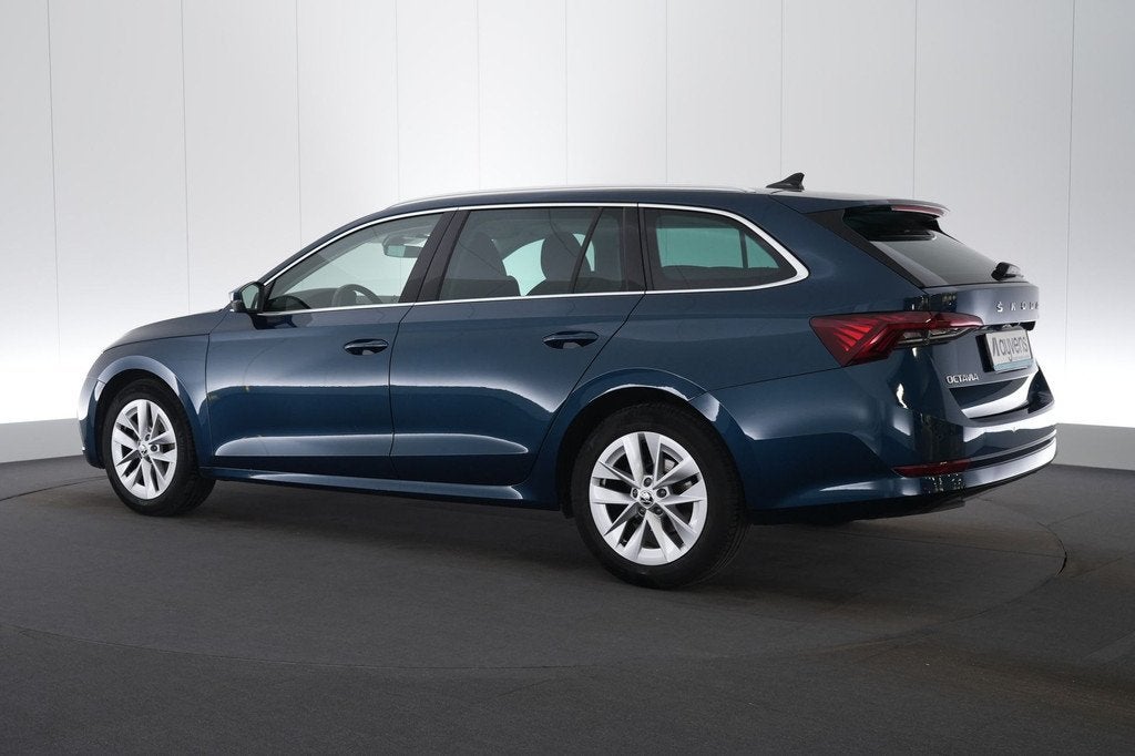 (2DKE713) SKODA OCTAVIA COMBI, Autos, Skoda, Achat, Entreprise, Carnet d'entretien, 127 g/km