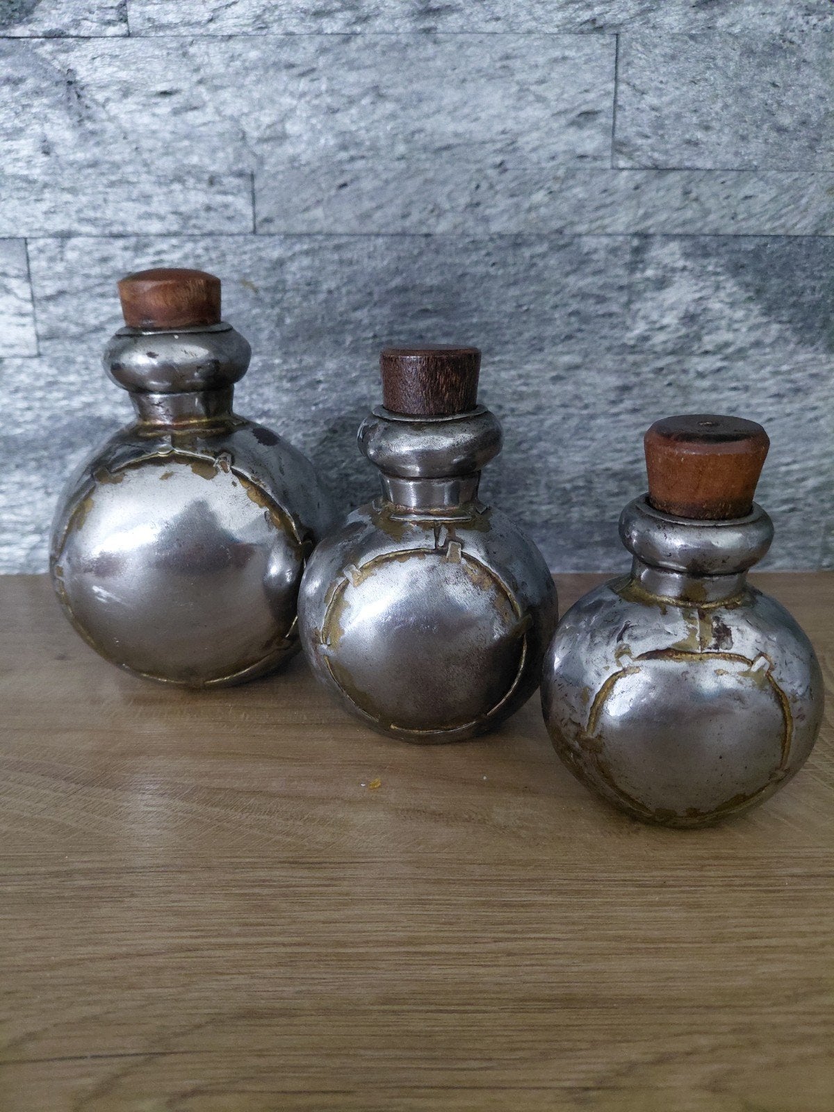 bouteilles en métal vintage ou porte-eau indien, bouteilles, Enlèvement ou Envoi