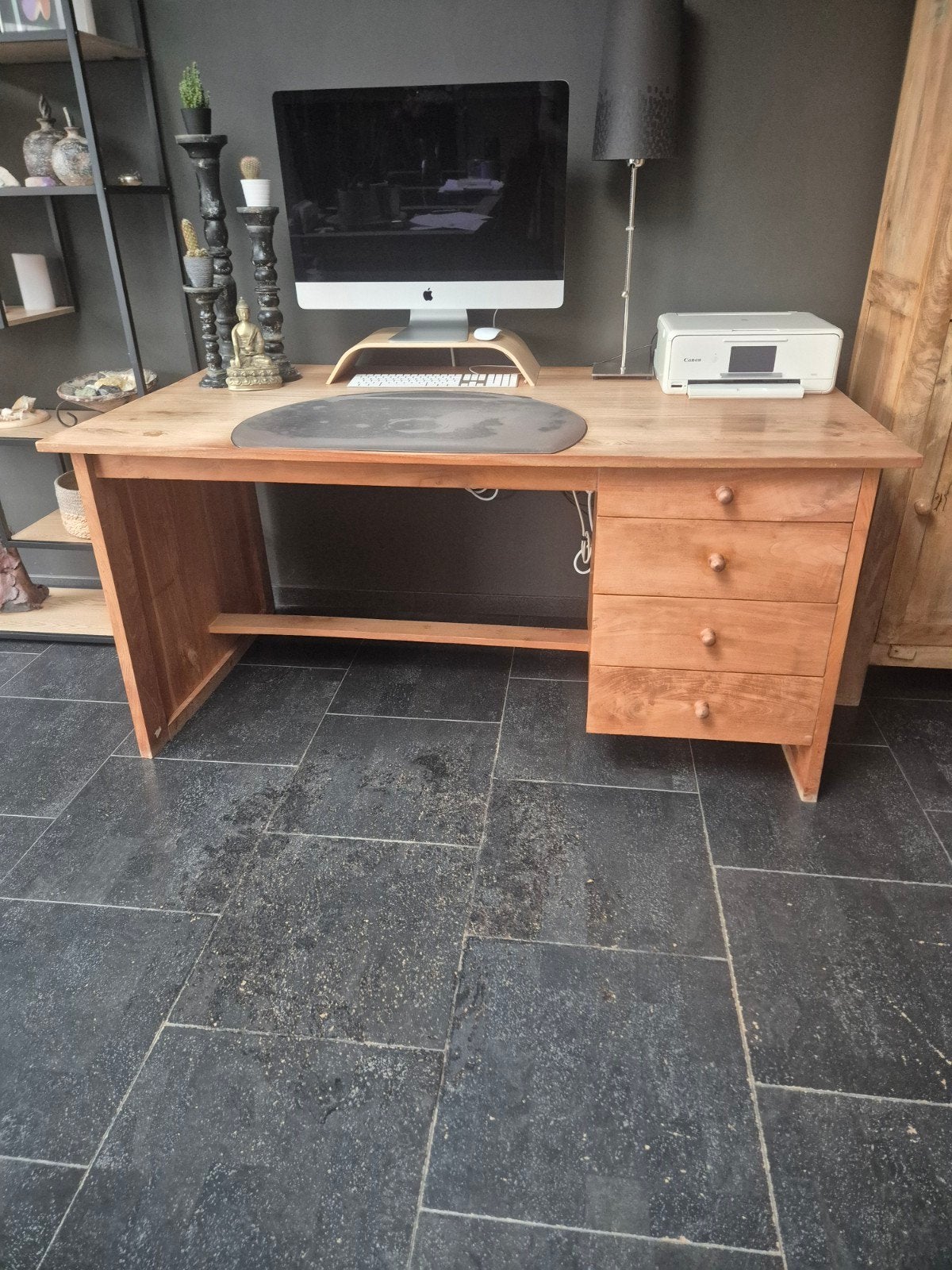 TEAK BUREAU, Ophalen