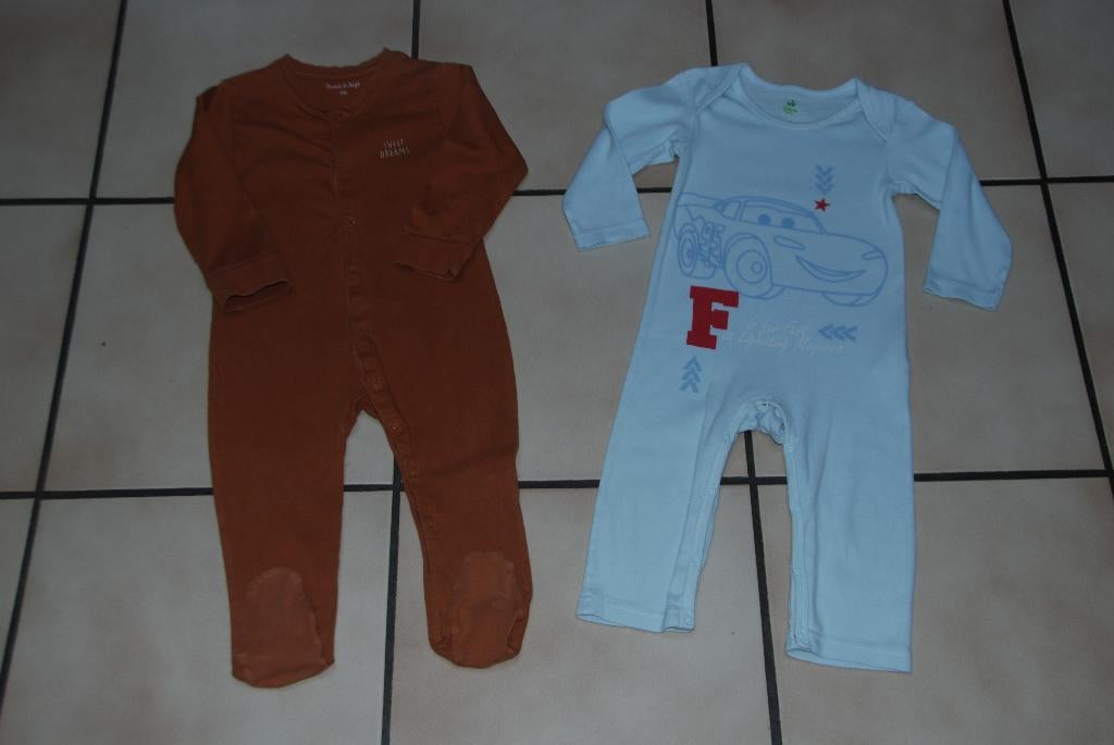Babyset van 2 pyjama's, rompertjes T86 of 12/18 M Zeer Goed, Nacht- of Onderkleding, Gebruikt, Zeeman et Disney, Ophalen of Verzenden