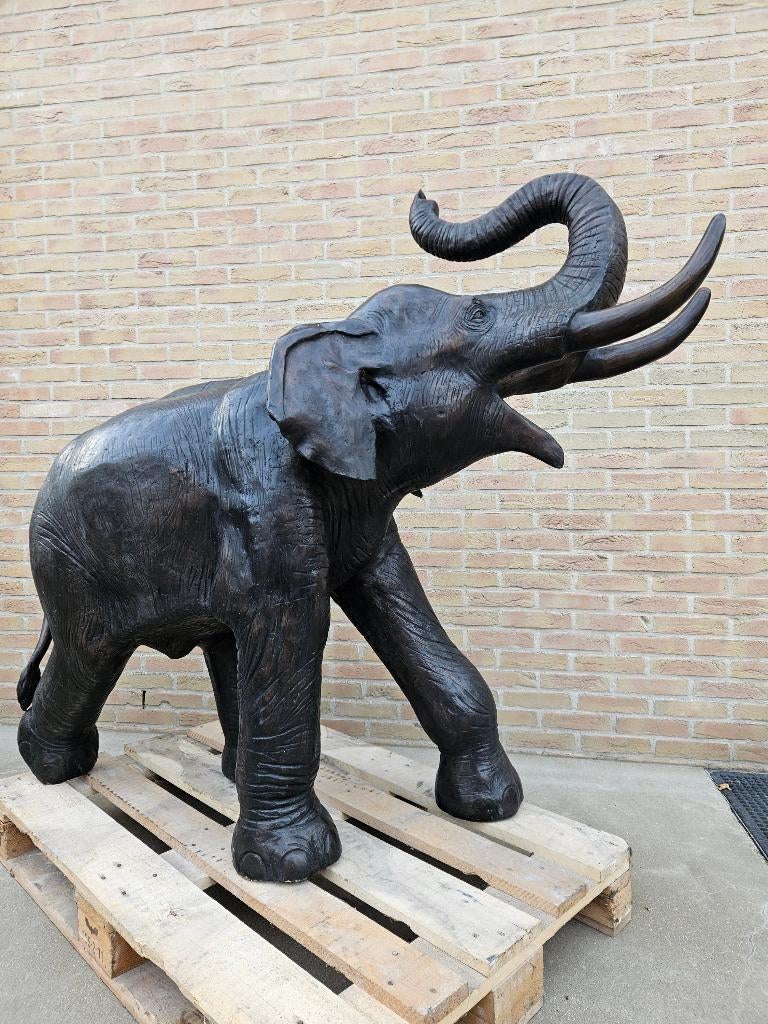 BRONZEN GROTE OLIFANT AAN LAGE PRIJS ZOEK MAAR OP KOOPJE!, Tuin en Terras, Tuinbeelden, Nieuw, Dierenbeeld, Overige materialen