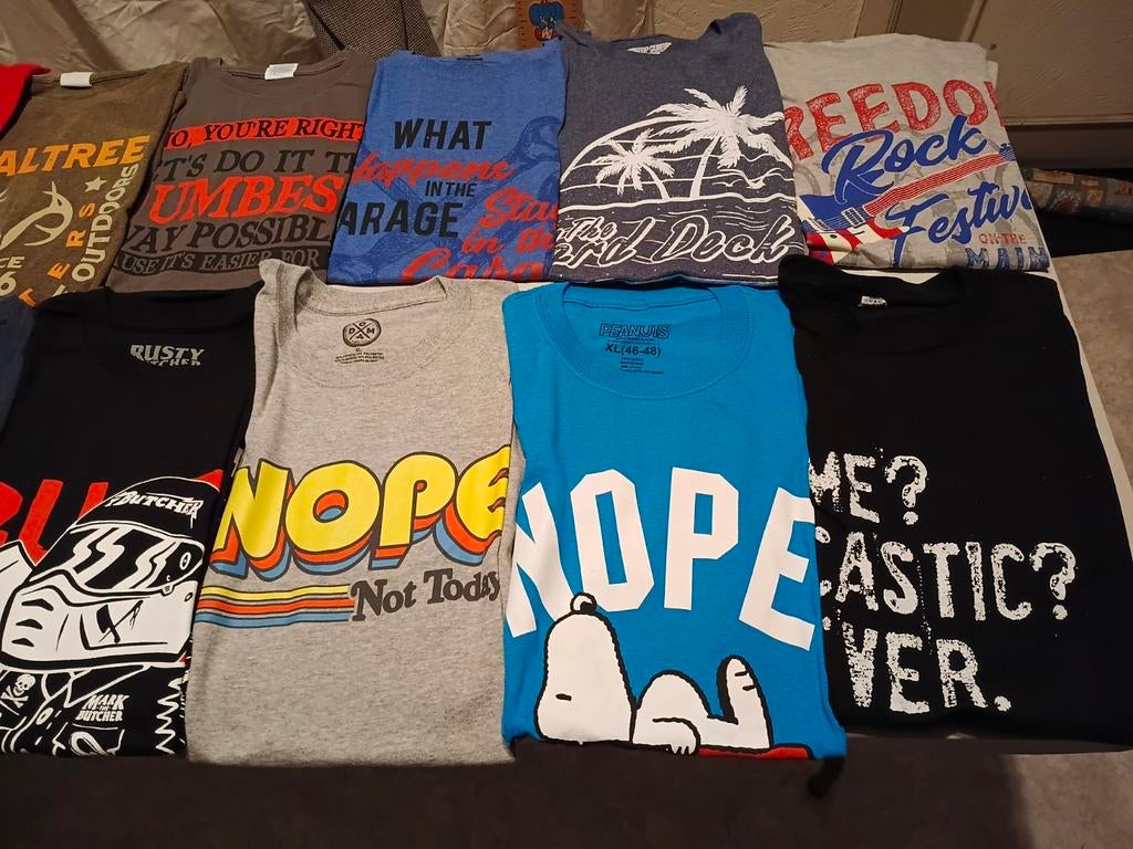 20 tal nieuwe t-shirts XL , verschillende opdruk / teksten, Enlèvement