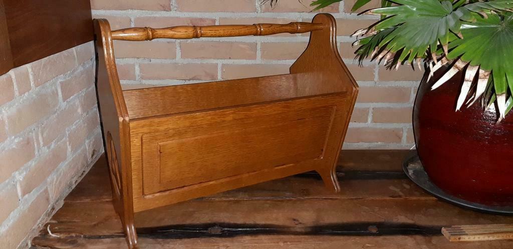 Oude houten krantenbak, Antiek en Kunst, Curiosa en Brocante, Ophalen of Verzenden