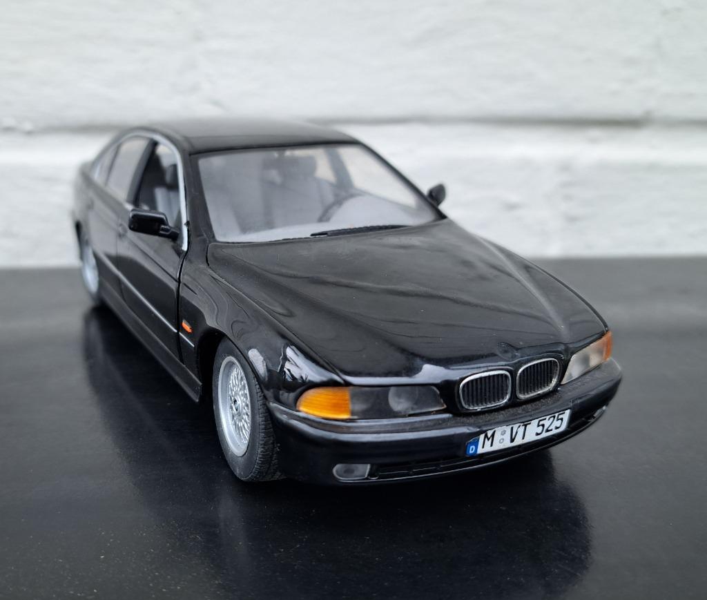 Paul's Model Art BMW Série 5 1:24 pièce de collection rare, Enlèvement ou Envoi, Utilisé, Voiture, Autres marques