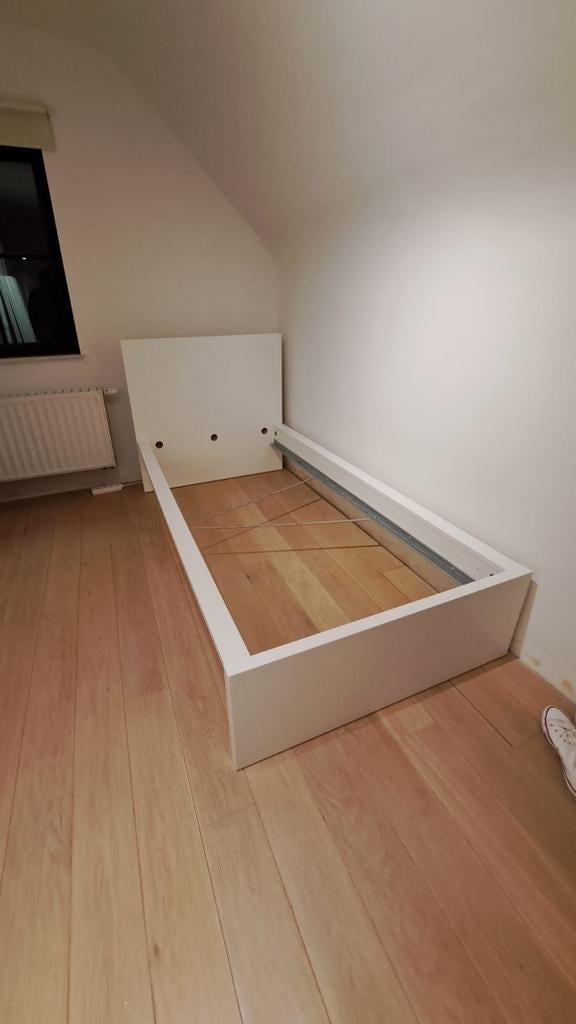 Bedframe ikea ongebruikt 90x200, Huis en Inrichting, Slaapkamer | Bedden, Ophalen