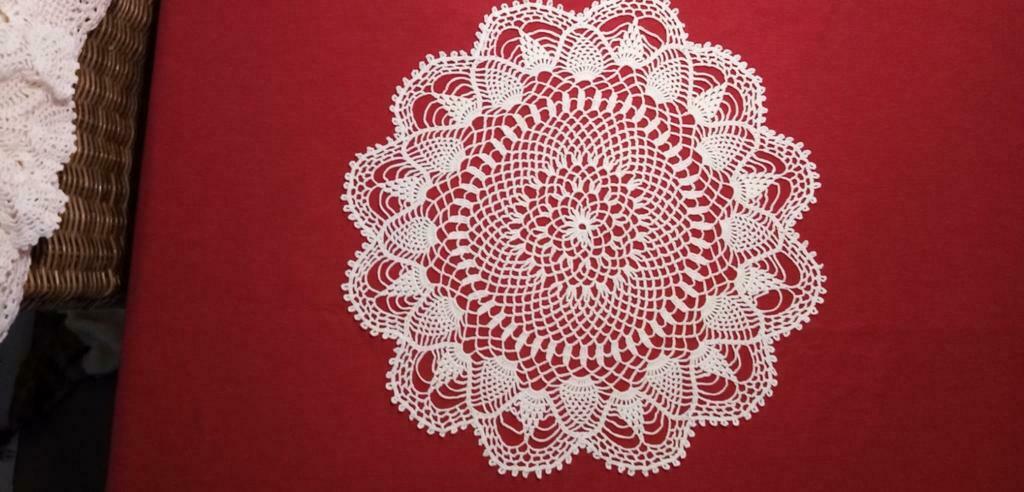 Decoratieve tafel-kast-legger, Hobby en Vrije tijd, Ophalen of Verzenden, Zo goed als nieuw, Haken
