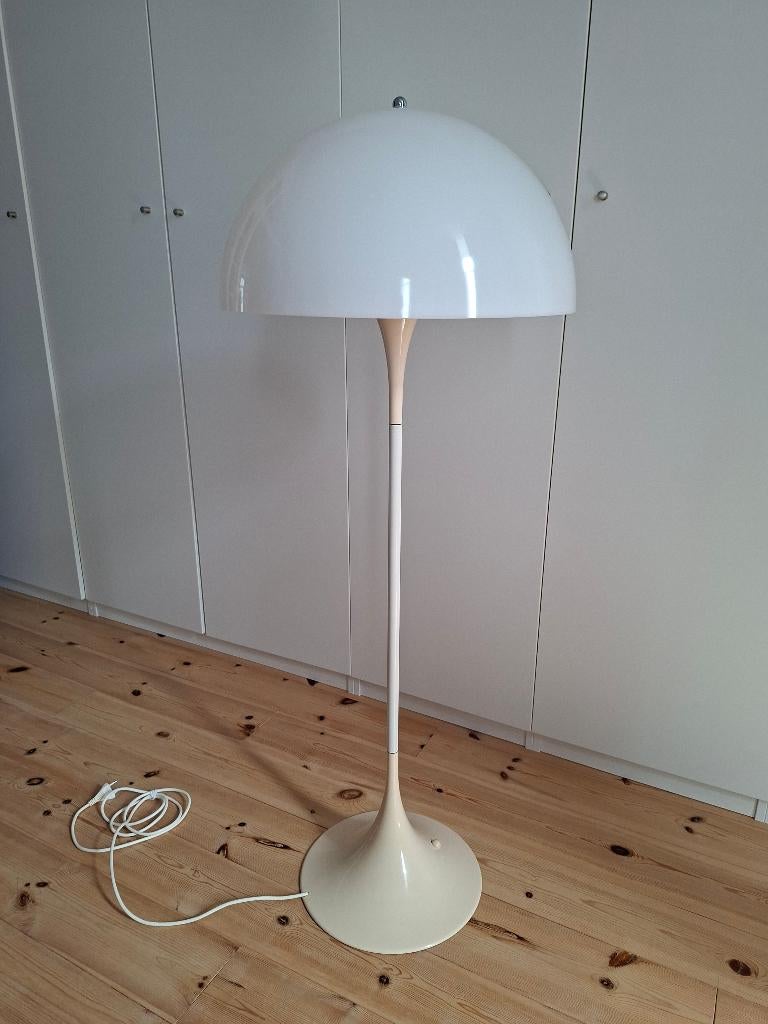 Panthella vloerlamp van Verner Panton voor Louis Poulsen, Huis en Inrichting, Lampen | Vloerlampen, Gebruikt, Ophalen