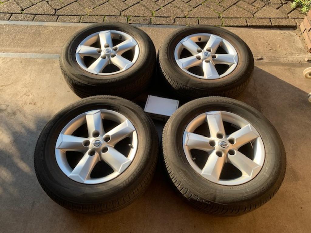 NISSAN QASHQAI DUKE TRAFFIC VELGEN + WINTERBANDEN 215 60 16, Enlèvement ou Envoi, Renault