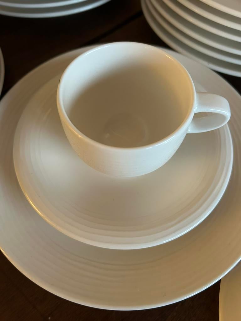 24 delig ontbijtservies Villeroy en Boch, Huis en Inrichting, Ophalen, Zo goed als nieuw, Kop(pen) en/of Schotel(s)