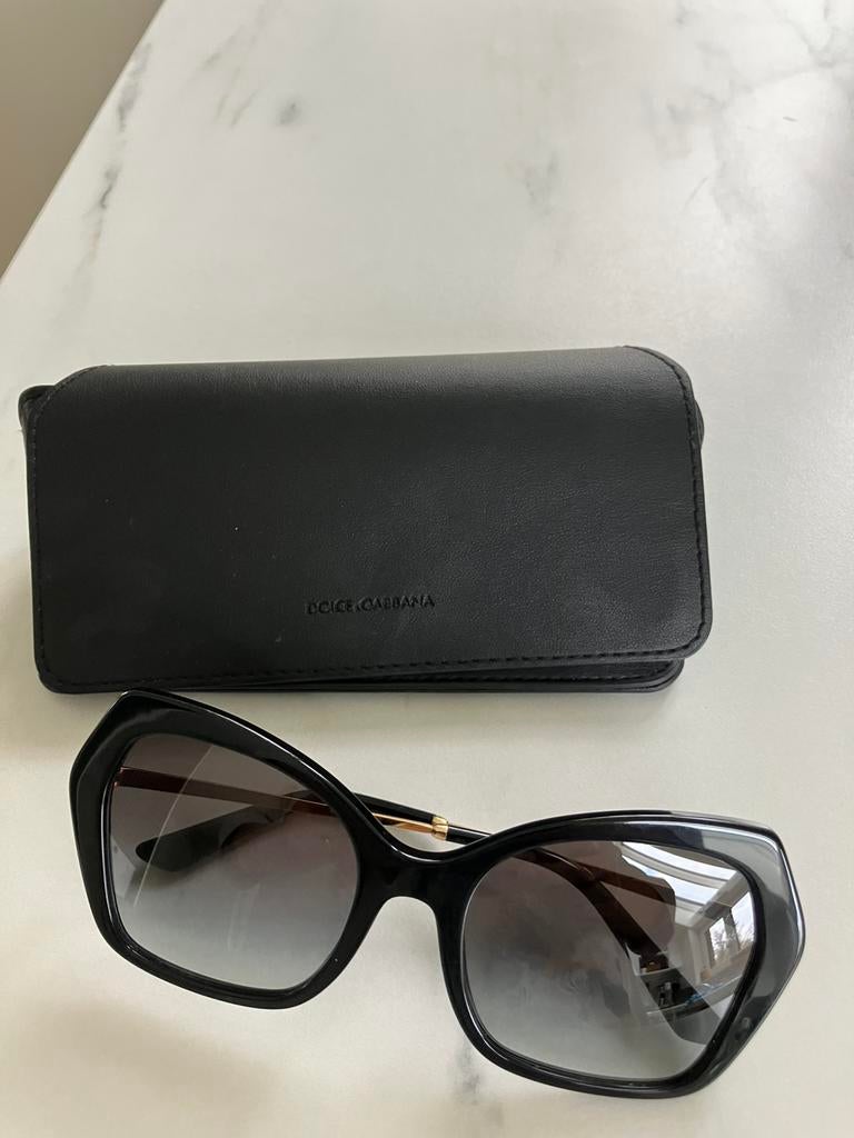 Zonnebril dames Dolce & Gabanna, Utilisé, Lunettes de soleil, Noir, Enlèvement