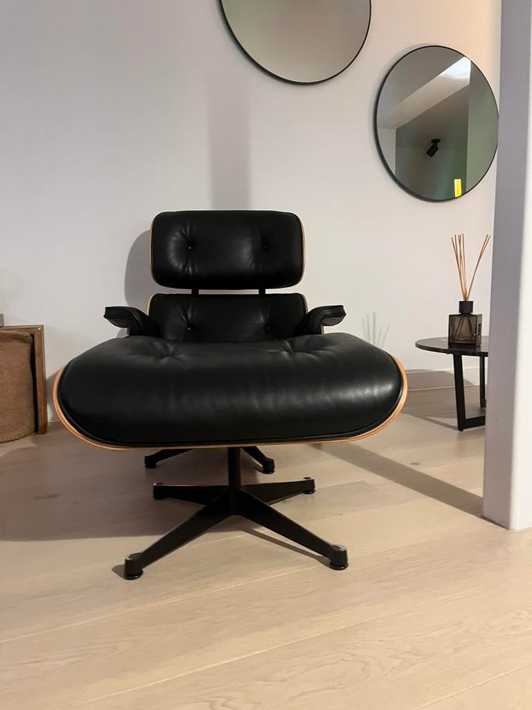 Vitra Eames Lounge Chair & Ottoman + voetenbank, Ophalen, Zo goed als nieuw, Design