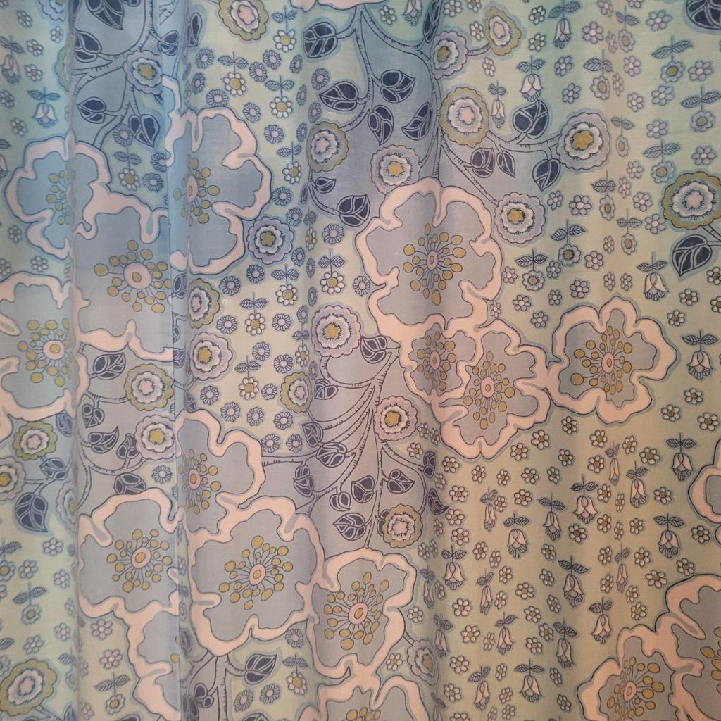 vintage draperieën / gordijnen  met mooie bloemen op, Huis en Inrichting, Ophalen, Gebruikt, Retro