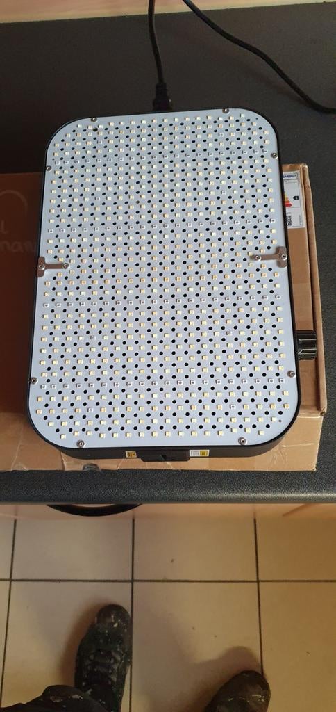 2 Ledkweeklampen in de orginele verpakking., Tuin en Terras, Kweekspullen, Ophalen of Verzenden