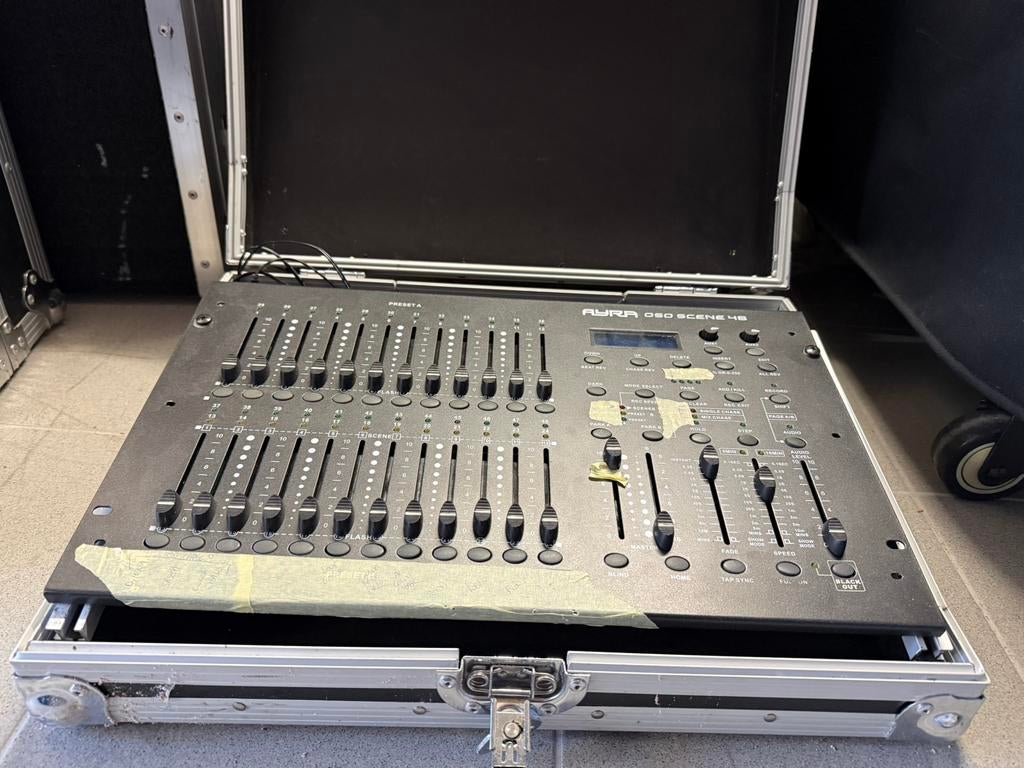 AURA DSO Scene 48 DMX lichttafel + flightcase, Ophalen, Gebruikt