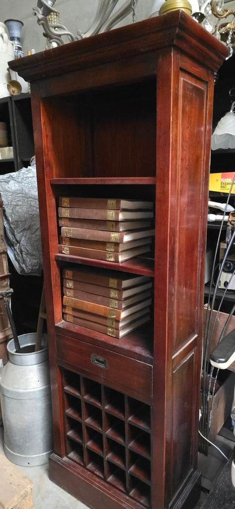 Robuuste boekenkast wijnrek wandkast hout antiek vintage, Ophalen