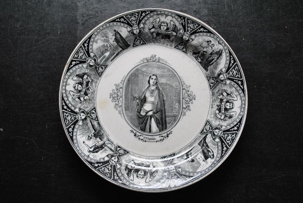 Ste Clotilde Assiette décor imprimé Saints BF Keramis BFK, Antiquités & Art, Antiquités | Céramique & Poterie, Enlèvement ou Envoi