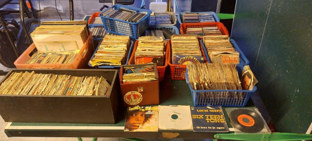 collection de +- 800 disques 45 T, 33T maxi d un dancing, CD & DVD, Vinyles | Compilations, Utilisé, Autres genres, Enlèvement