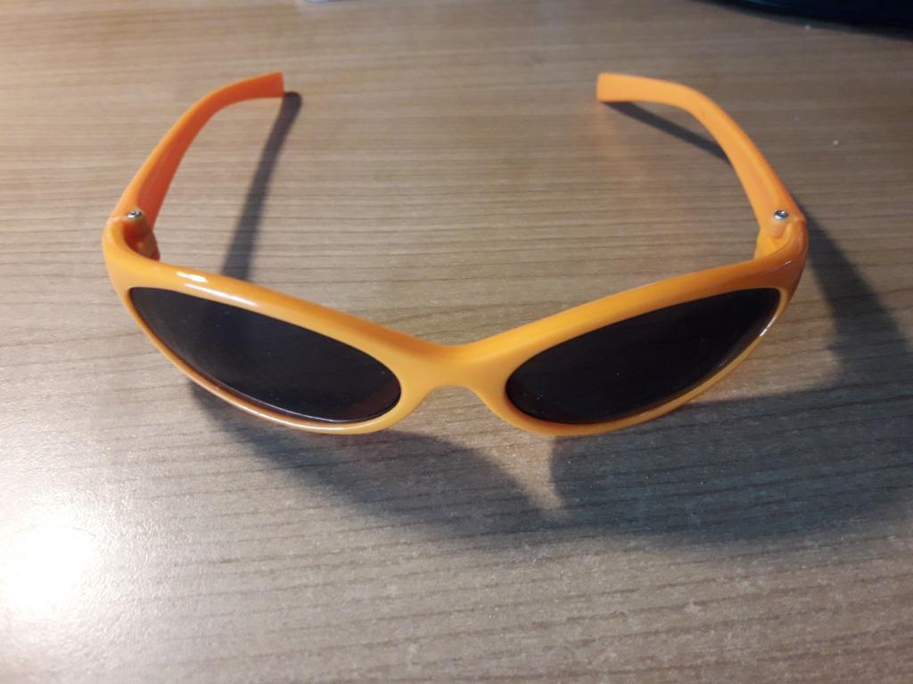 kinder zonnebril orange, Kinderen en Baby's, Kindermode-accessoires, Zo goed als nieuw, Ophalen of Verzenden