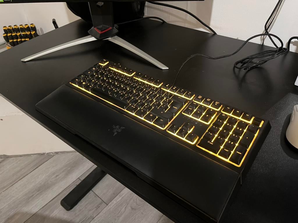 Razer Ornata V2, Enlèvement ou Envoi, Azerty, Touches multimédia, Filaire