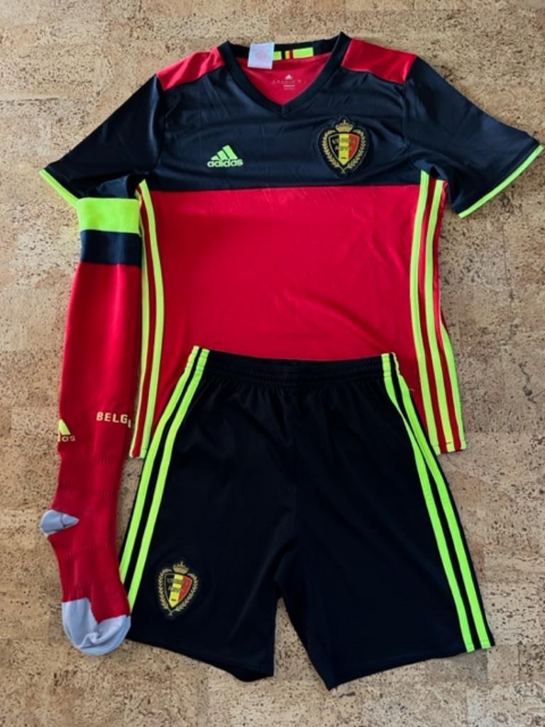 officiële voetbaltenue België maat 11/12-13/14, Kinderen en Baby's, Adidas, Jongen of Meisje, Ophalen of Verzenden, Zo goed als nieuw