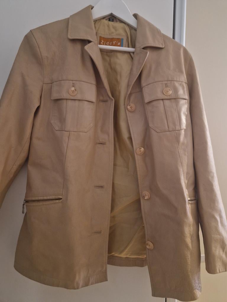 Beige korte jas in kunstleder maat 38 beige, Kleding | Dames, Ophalen of Verzenden, Maat 38/40 (M), Beige