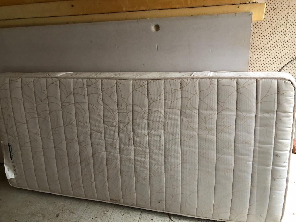 Matras in goede staat, Huis en Inrichting, Ophalen, 90 cm, Eenpersoons, Zo goed als nieuw
