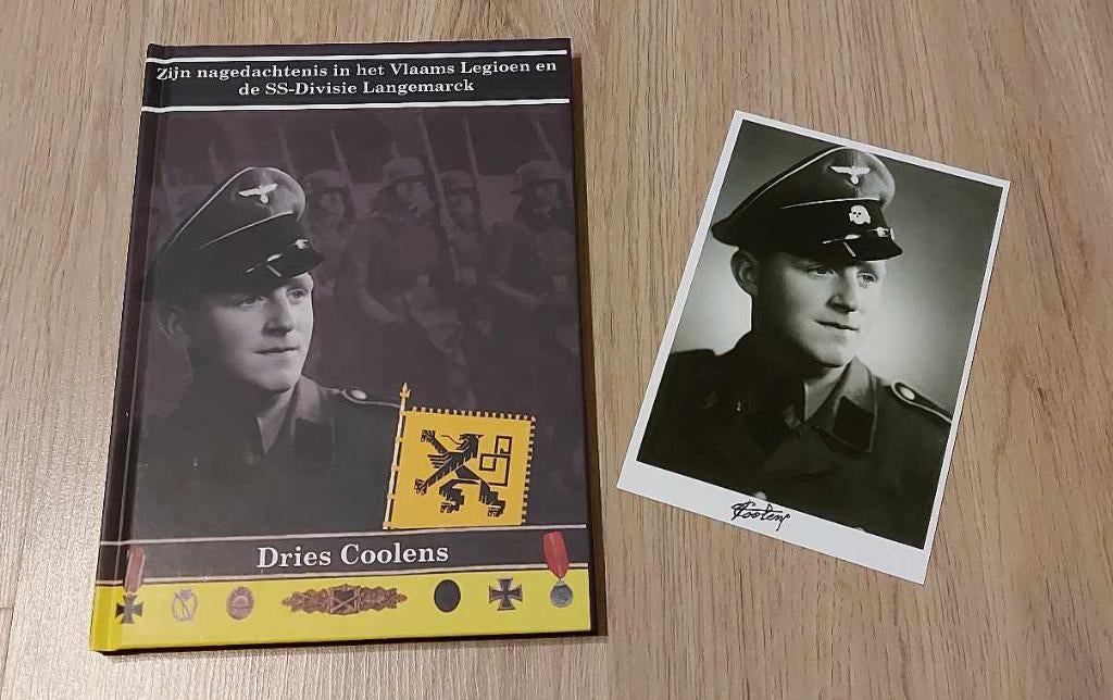 Boek Vlaamse Oostfronter Dries Coolens + Gesigneerde foto !, Collections, Objets militaires | Seconde Guerre mondiale, Armée de terre