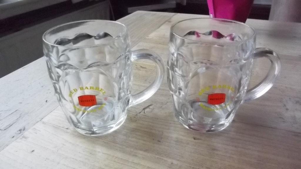 2 verres à bière Watneys, Collections, Enlèvement ou Envoi, Comme neuf, Verre ou Verres