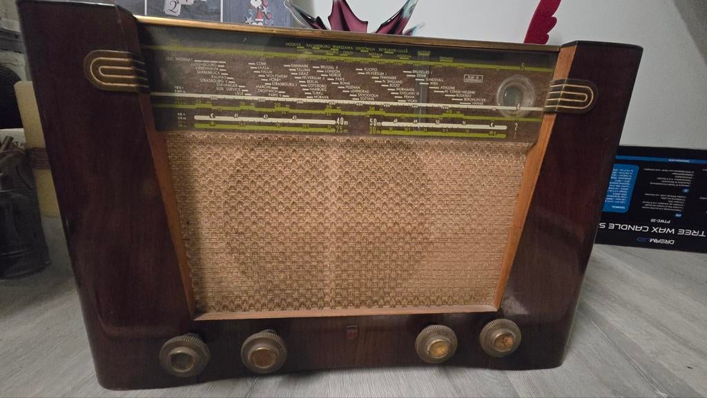 Radio ancienne., Enlèvement