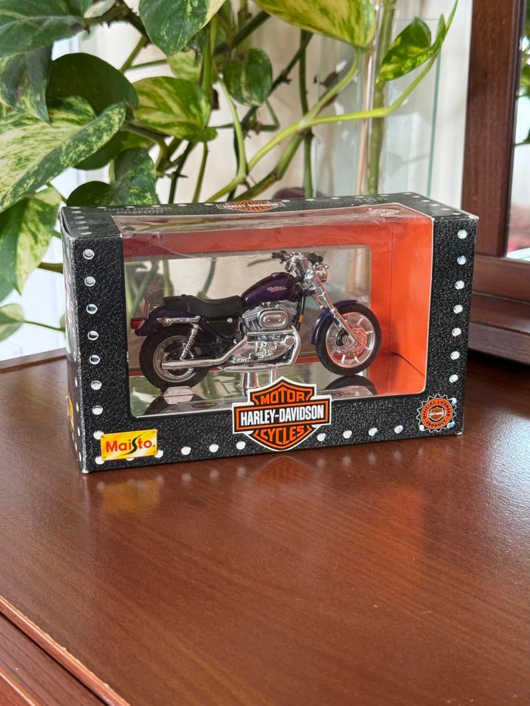 Maisto - Harley-Davidson - Sportster 1200 Custom uit 2000, Ophalen of Verzenden, Nieuw, Auto, Maisto