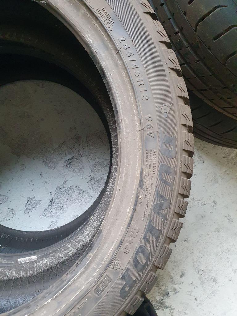 4 Pneus hiver Dunlop et Pirelli 245/45R18 100V : 30€/p, Enlèvement, Utilisé, Pneus hiver, 245 mm