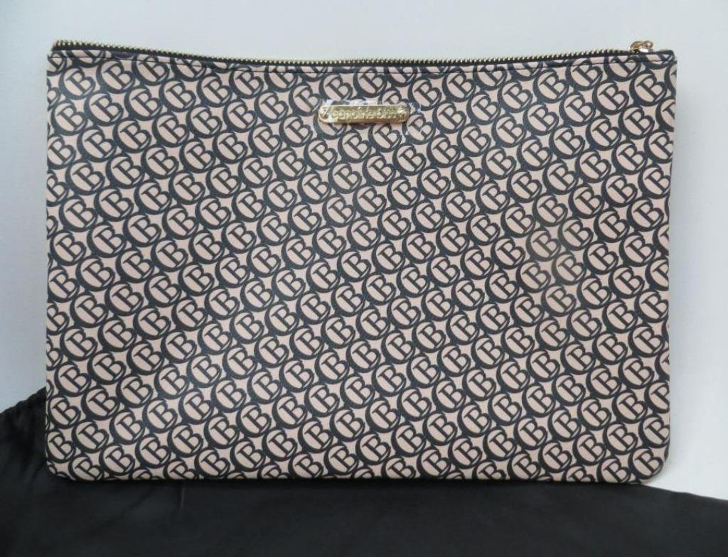 hoes voor laptop 30 x 22 cm nieuw, Ophalen of Verzenden, Nieuw, Caroline Biss