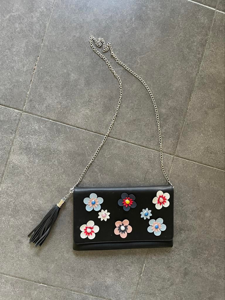 Zwart schoudertasje met bloemen, Handtassen en Accessoires, Tassen | Damestassen, Ophalen of Verzenden, Zo goed als nieuw, Zwart