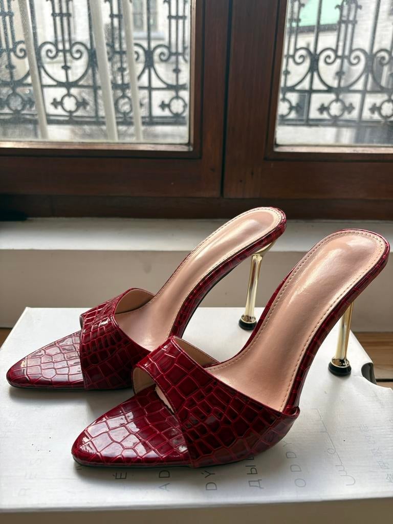 Red snake print Heels, Kleding | Dames, Verzenden, Zo goed als nieuw, Schoenen met hoge hakken, Rood