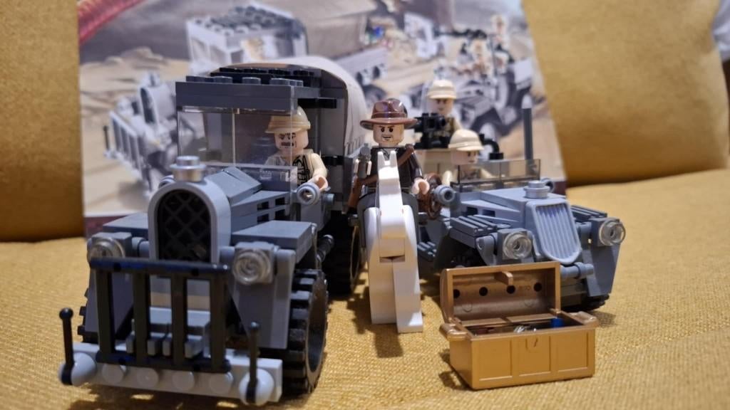 Lego Indiana Jones 7622 Race for the Stolen Treasure, Ophalen of Verzenden, Zo goed als nieuw, Complete set, Lego