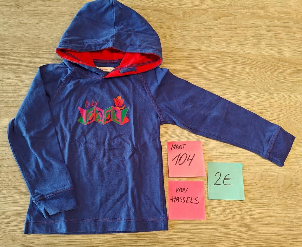 Longsleeve met een kap Van Hassels jongen - maat 104, Garçon, Van Hassels, Enlèvement ou Envoi, Chemise ou À manches longues