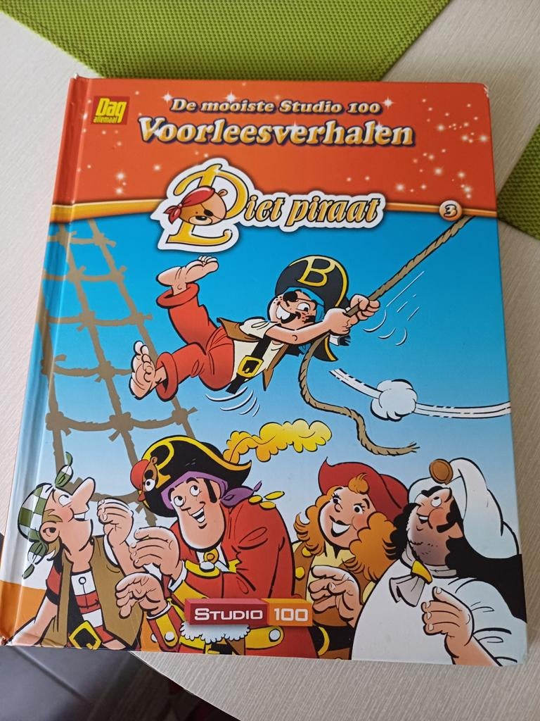 De mooiste studio 100 Voorleesverhalen. Piet Piraat, Ophalen of Verzenden, Gelezen