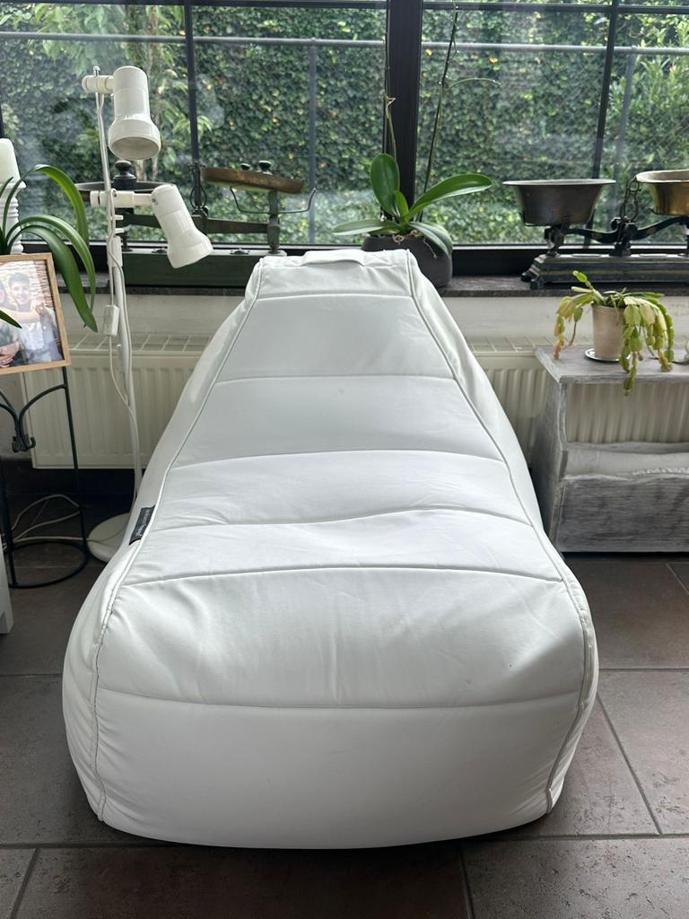 Zitzak in wit leder - ambient lounge + extra vulling, Ophalen, Zo goed als nieuw, Wit, Zitzak