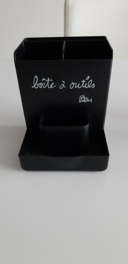 Porte-stylos « Boite à outils » de Ben Vautier, Enlèvement ou Envoi