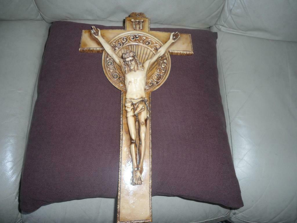 Magnifique Cruxifix Ancien Résine ou os Excellent état 45 CM, Ophalen of Verzenden