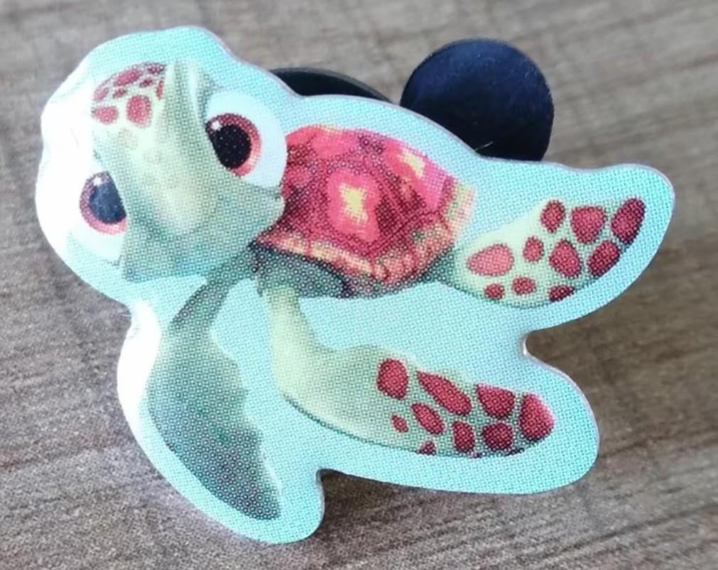 Finding Nemo: pin - schildpadje Squirt, Enlèvement ou Envoi, Comme neuf, Figurine, Insigne ou Pin's