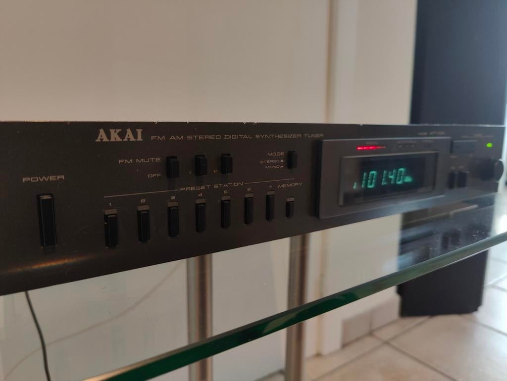 AKAI AT-VO4 tuner, Enlèvement ou Envoi, Comme neuf