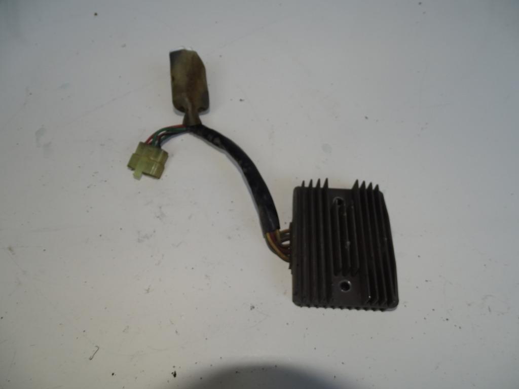 honda vfr800 vtec rc46 spanningsregelaar, Ophalen of Verzenden, Gebruikt