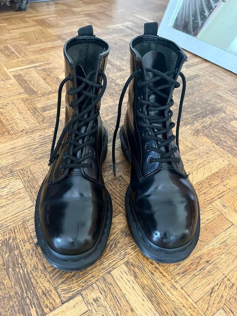 Boots Dr Martens, Gedragen, Zwart